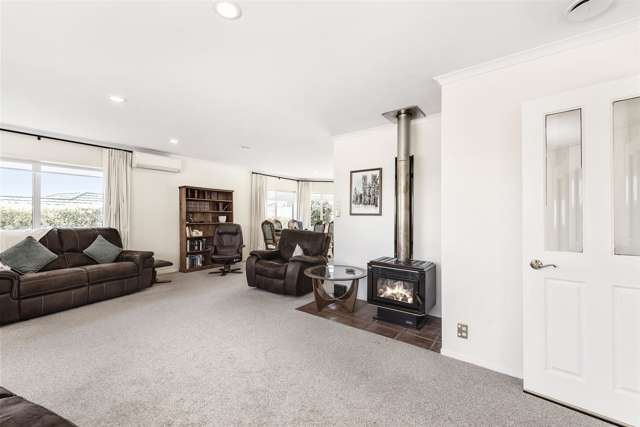 21 Village Park Drive Welcome Bay_4