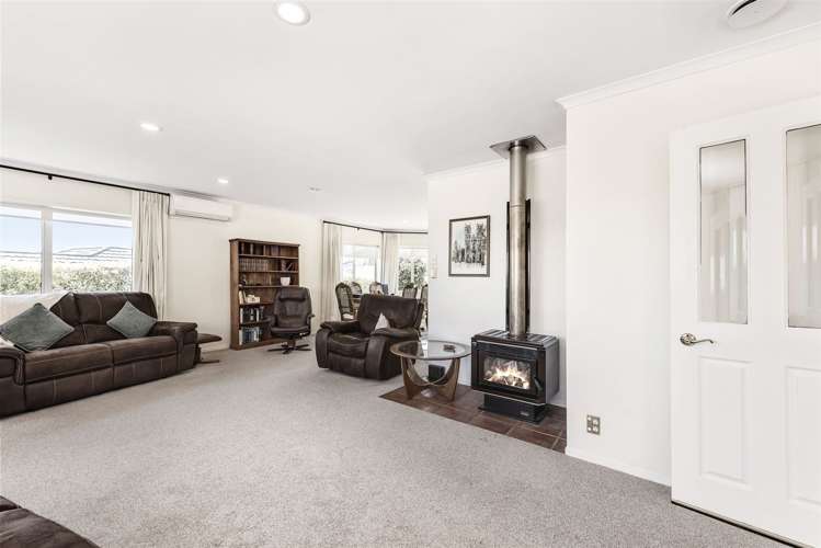 21 Village Park Drive Welcome Bay_4