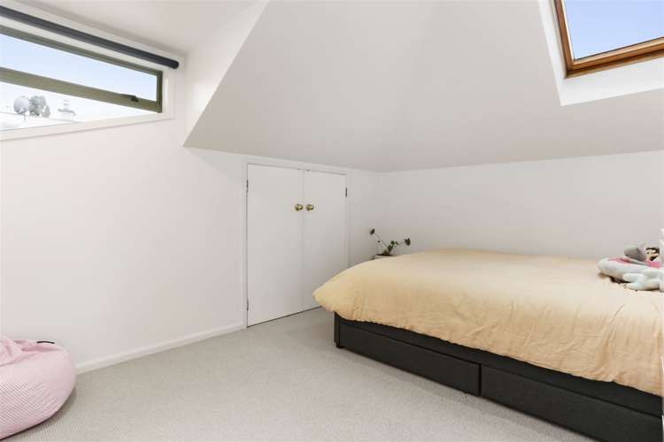 2/305 Lake Road Hauraki_13