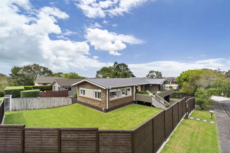8 Riviera Place Hauraki_0