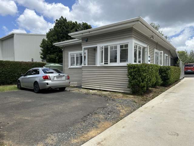 Charming 1930s Bungalow in Vibrant Otahuhu - A Perfect Blend of Character and Modern Living