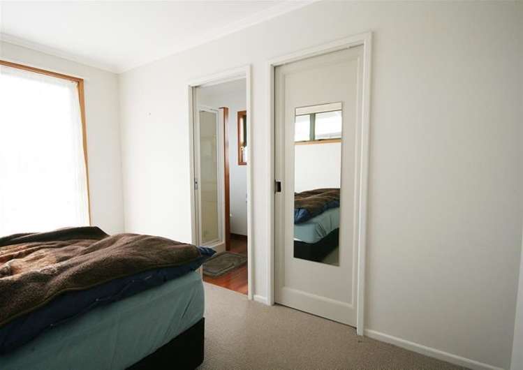 114 Saint Patricks Row Whangamata_9