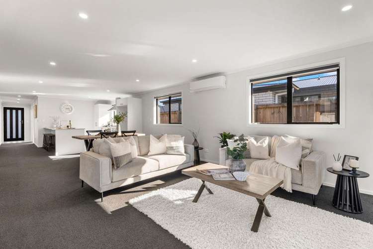 62 Benjamin Avenue Rototuna North_1