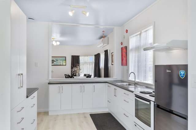 670 Queen Street East Levin_4