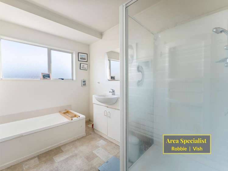 33 Craigbank Avenue New Lynn_11