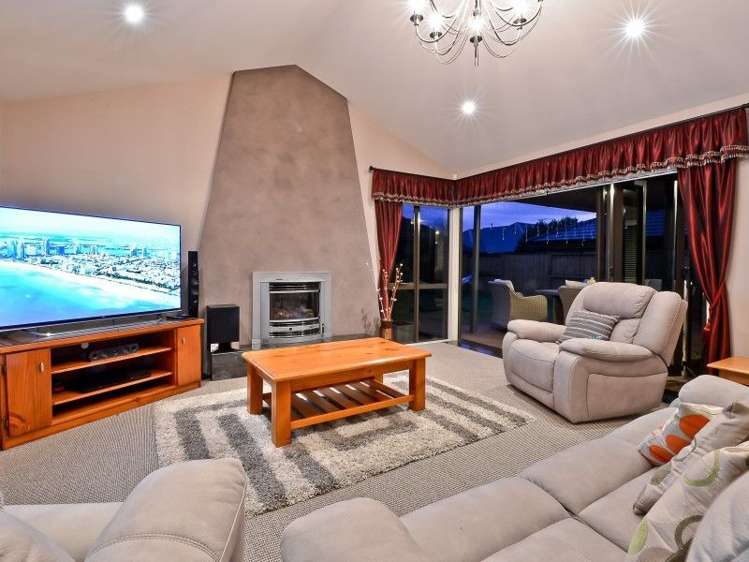 112 Huntington Drive Huntington_12