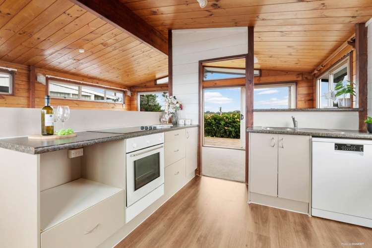 21 Ardern Avenue Stanmore Bay_5