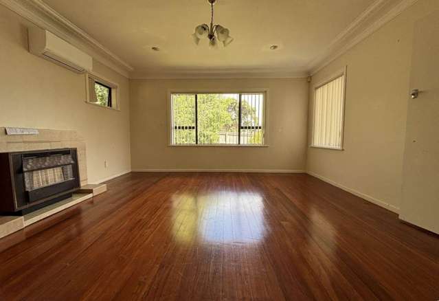 Effortless Living: Move in Ready 3 -Bedroom Home