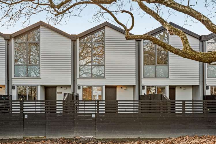 18/27 Harewood Road_2