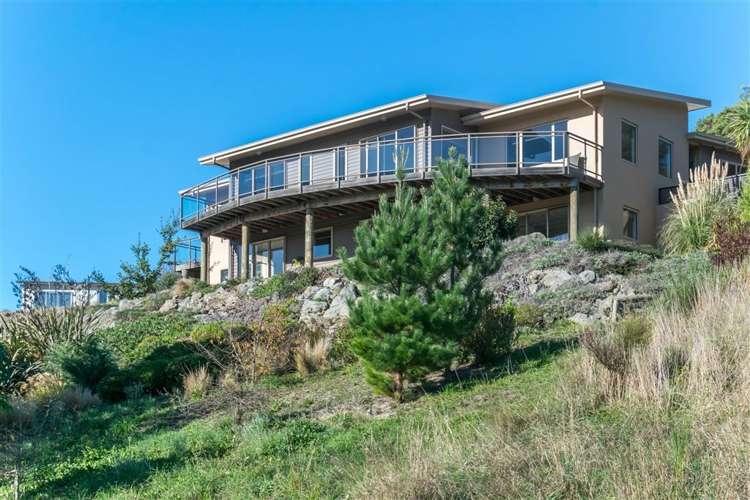 16 Lake View Place Fairhall_0