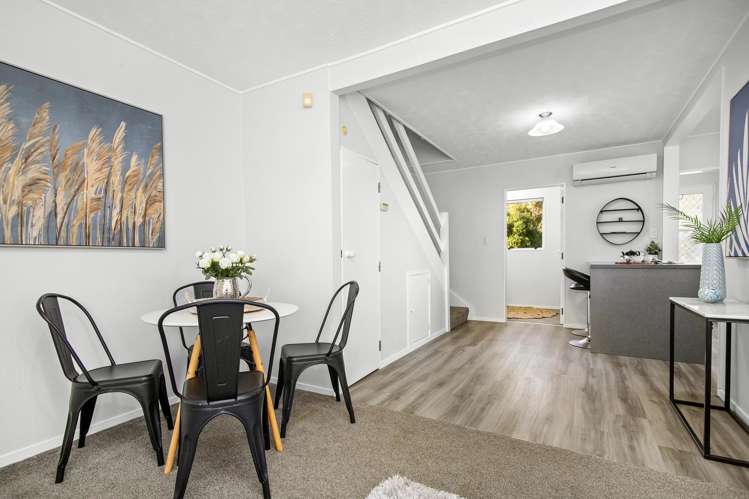 2/200 Dowse Drive Maungaraki_6