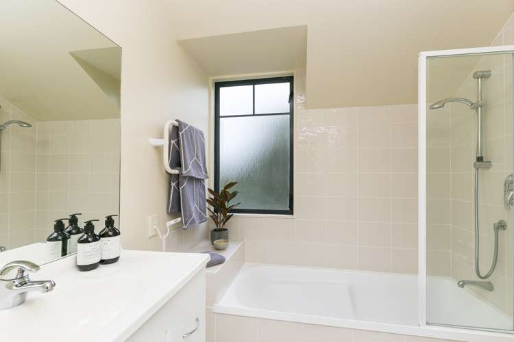 2 Samuel Parnell Road Karori_9