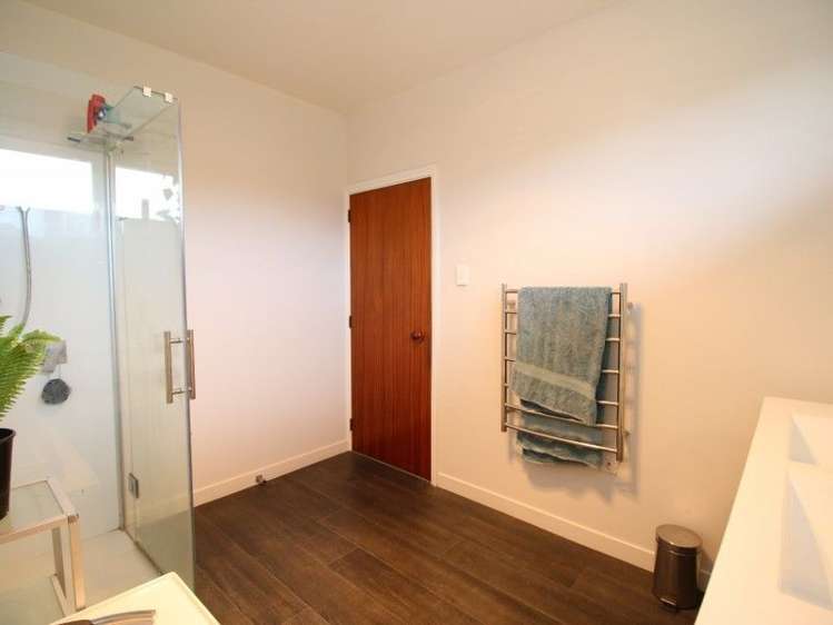 127 Middle Road Allenton_10