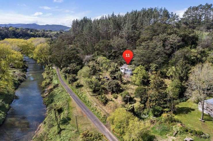 The run down 1900s cottage at 11 Waitawheta Road, in Waikino, has not been lived in for many years. Photo / Supplied