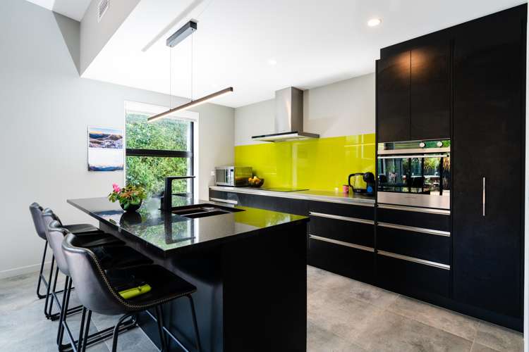 6 Pukatea Close Raumati Beach_1