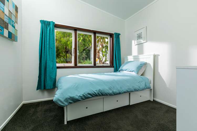34 Domain Crescent Muriwai_13