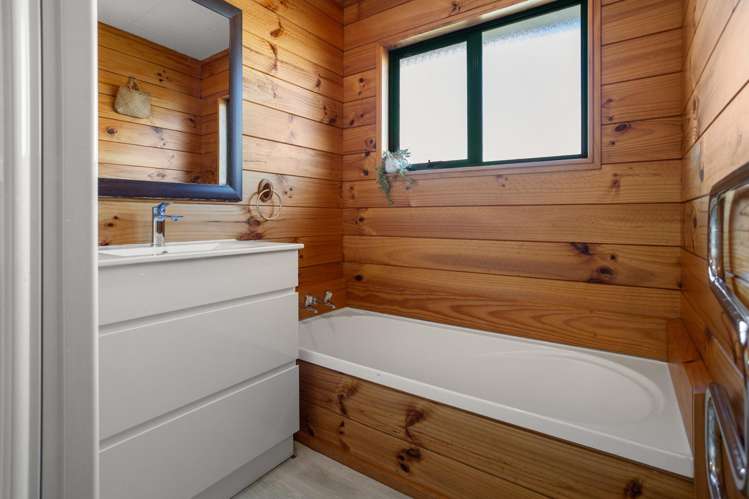 5 Leah Road Wharekaho_16