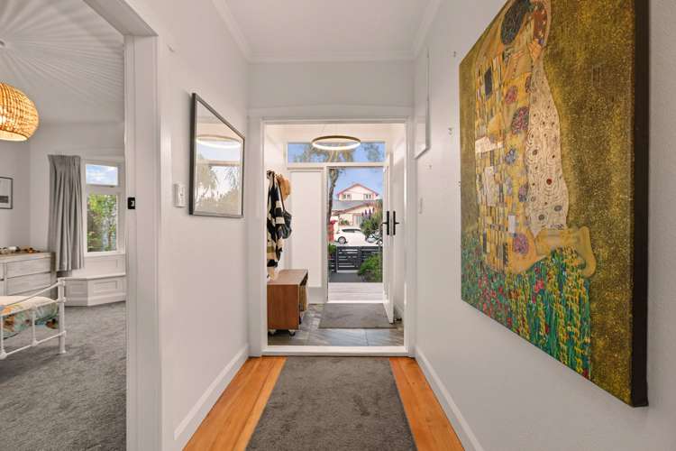 34 Puru Crescent Lyall Bay_11