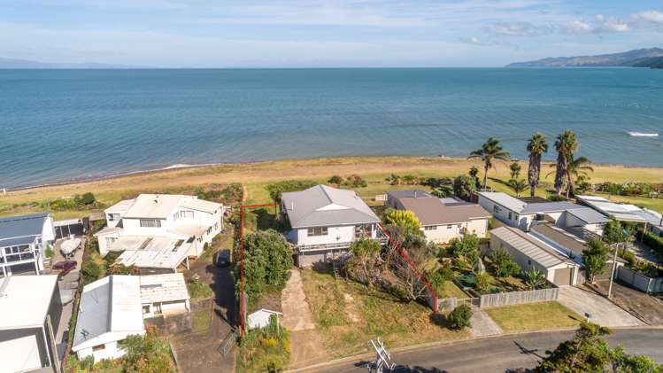 29 Seaview Avenue Te Puru_13