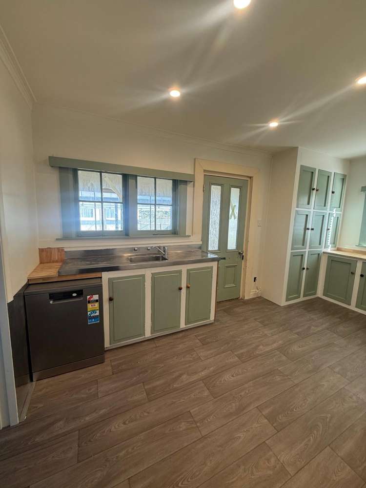 108 Linton Street West End_1