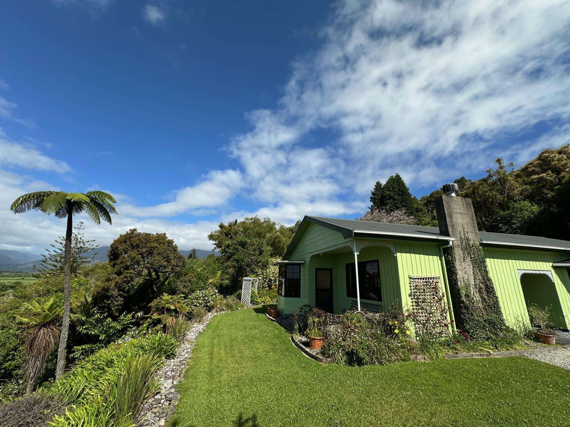 4 Arapito Road Karamea_0