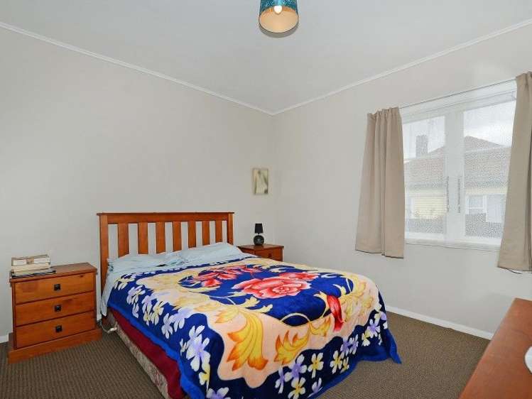 1 Bush Street Naenae_7