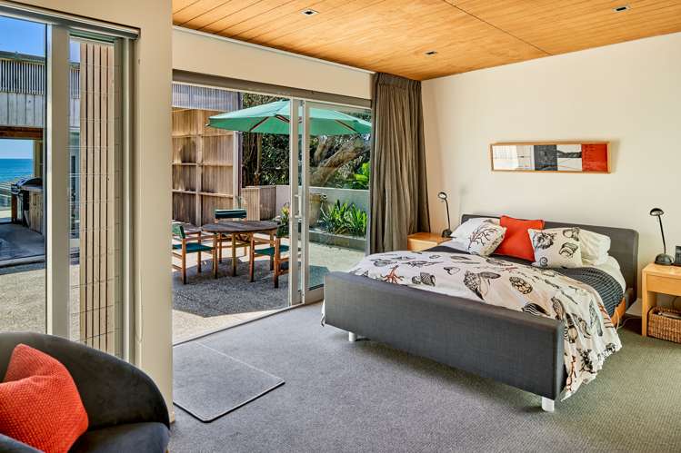 16 Bothamley Lane Titahi Bay_13