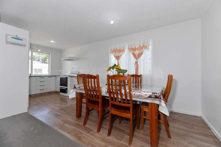 2/21 Lancaster Road Beach Haven_11