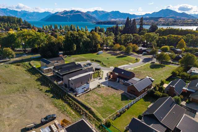 4 and 9 Theodore Court Wanaka_1