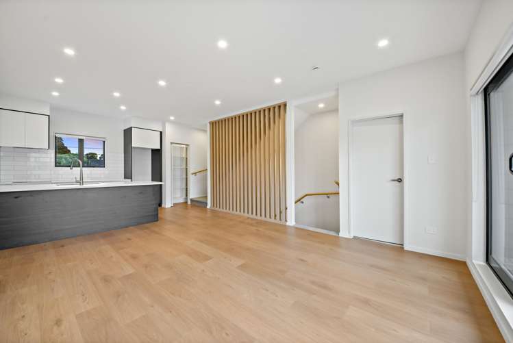 6/21 Erima Avenue Point England_3