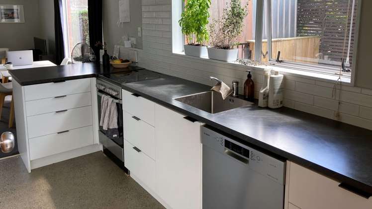 1/203 Galloway Street Hamilton East_0