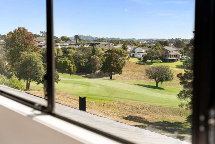 2/159 Norman Lesser Drive Saint Johns_21