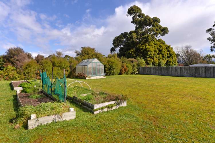 5 Ruataniwha Drive Collingwood_19
