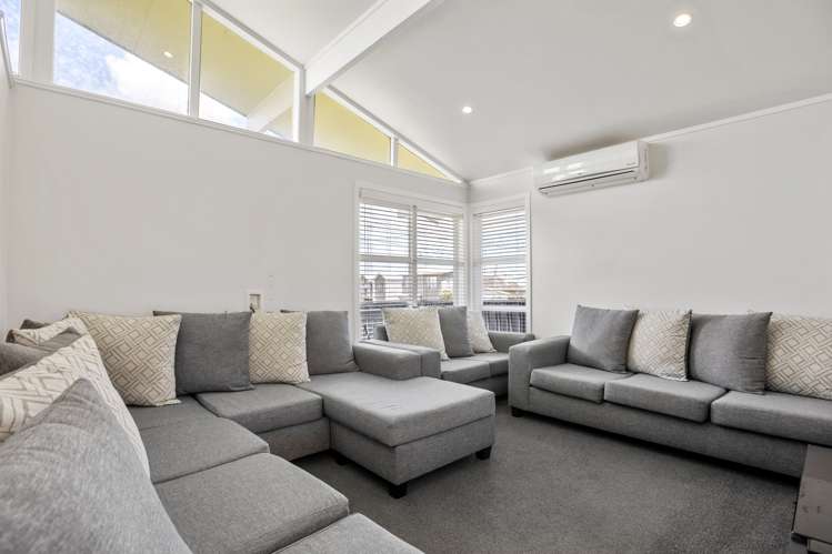 18 Farnborough Crescent Mangere_10