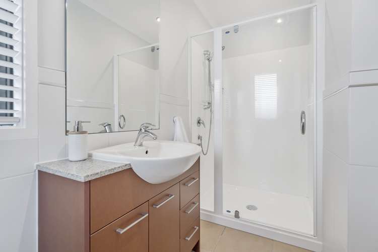 34 Greenbough Lane Greenhithe_13