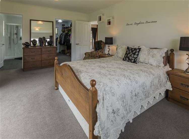 9 Adair Road Haast_15