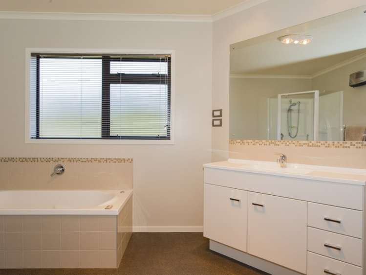 696 Poyntzs Road West Eyreton_11