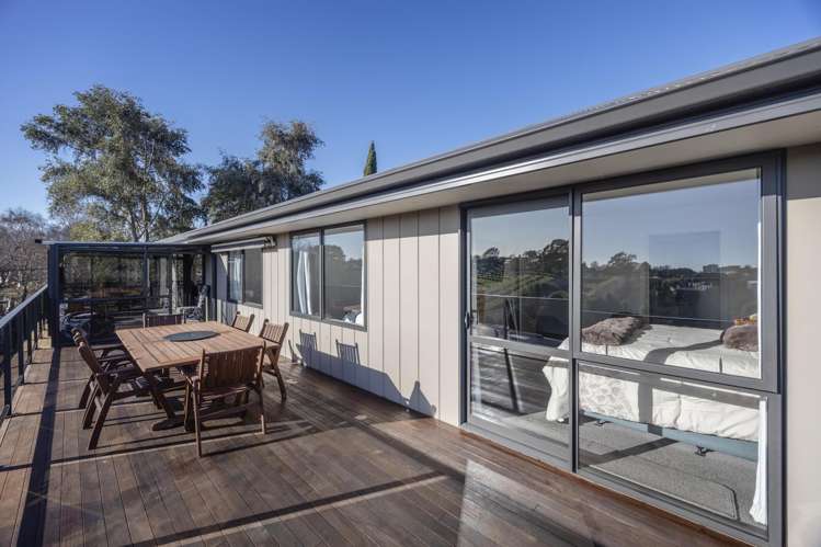 52 Perth Street South Hill_16