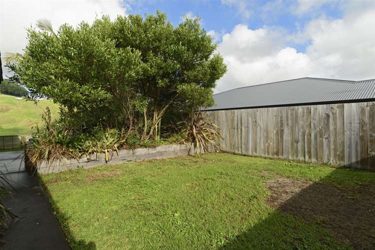 234 Ballintoy Park Drive Welcome Bay_14