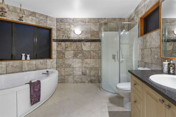 9 The Knoll Greenhithe_17