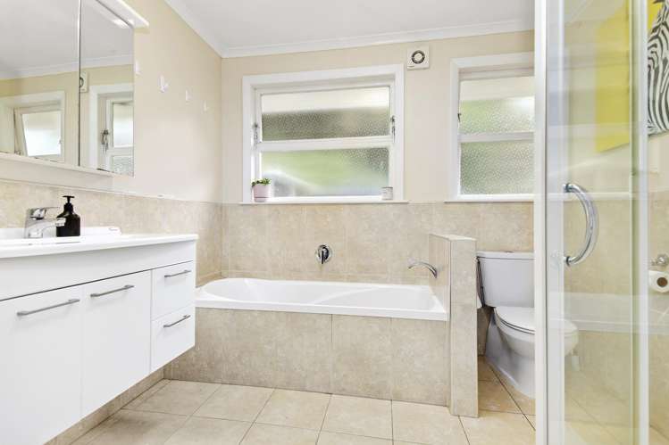 27 Magnolia Grove Maungaraki_5
