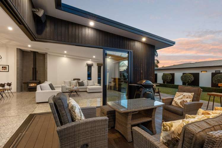 13 Carnaveron Drive Lincoln_13