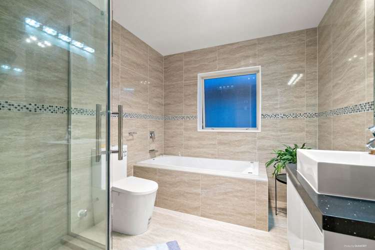 32 Rosewell Crescent Flat Bush_16