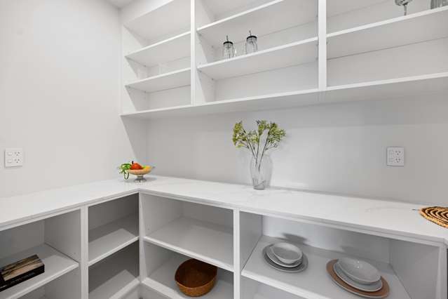 17 Auburn Green Peacocke_2