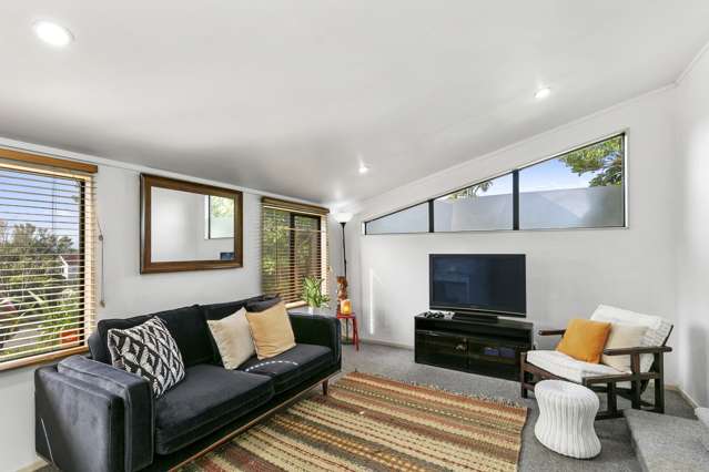 97 Thurleigh Grove Karori_1