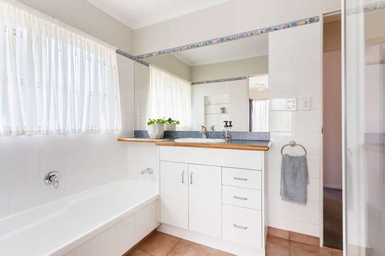 11 Peregrine Place Welcome Bay_13