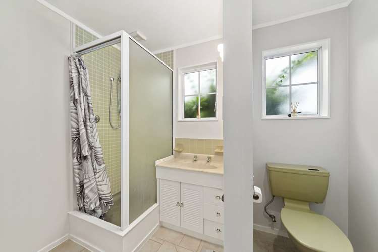 4 Ingle Avenue Waipahihi_20