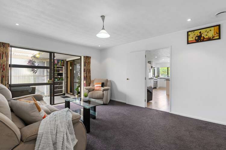 15 Elmslie Place Owhata_5