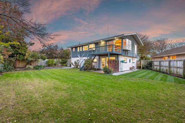 Refreshed, Renovated - 814m2 Section