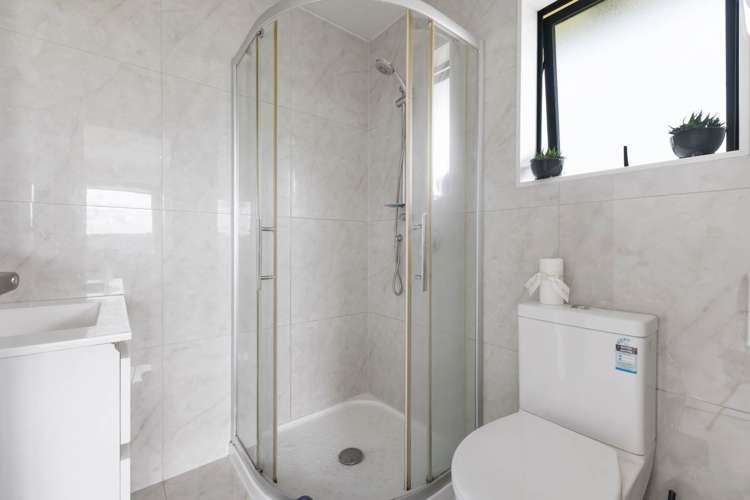 87 Naylors Drive Mangere_17